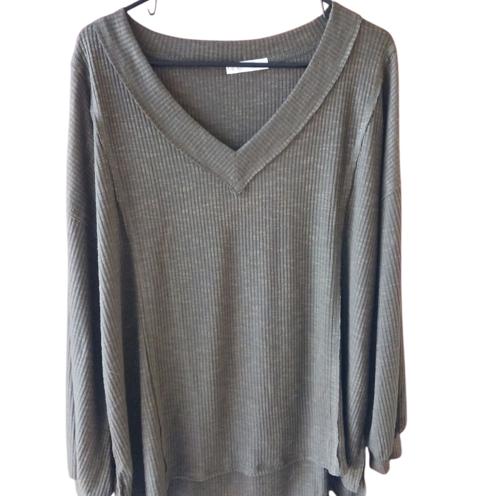 Green V-Neck Lightweight Sweater